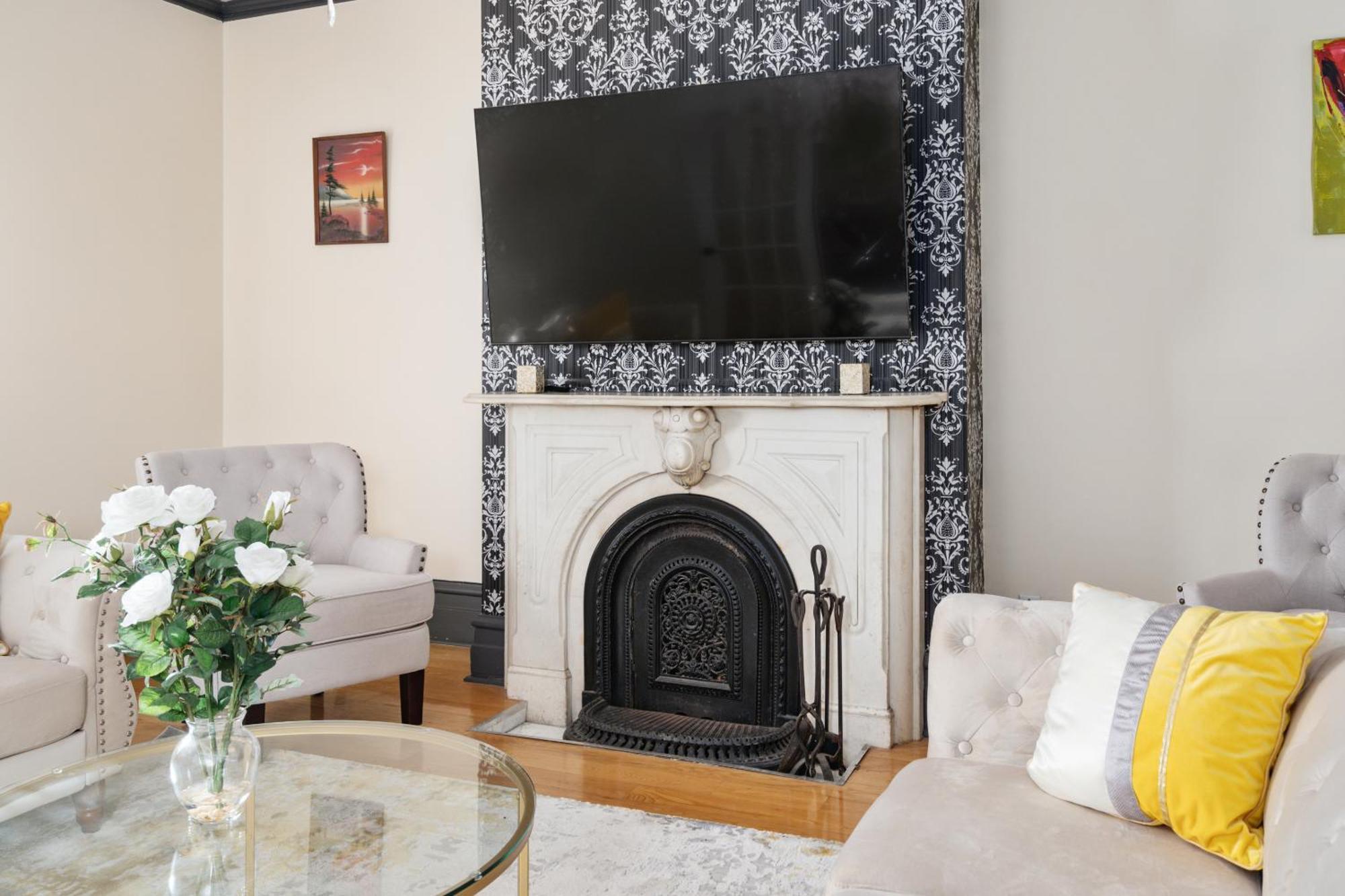 Centennial 6-Bedroom Waterfront Palace Sleeps 14 Montreal Luaran gambar
