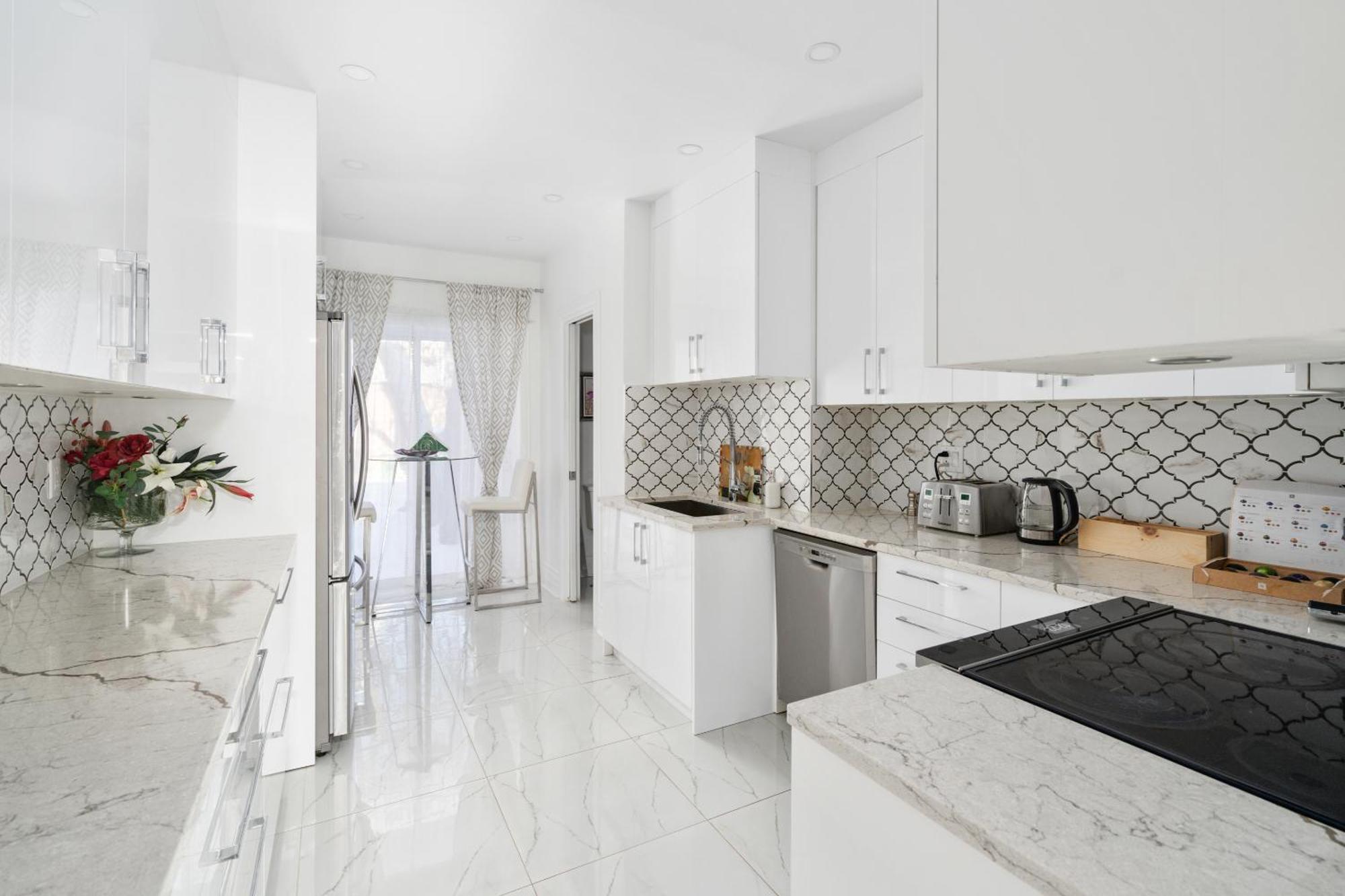 Centennial 6-Bedroom Waterfront Palace Sleeps 14 Montreal Luaran gambar